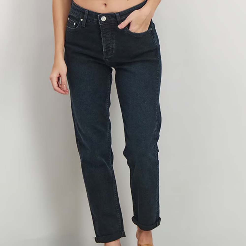 NWT. Mango Ankle/Low Waist Boyfriend Jeans.